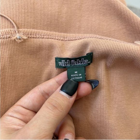 WILD FABLE Beige Tan Ribbed Spaghetti Strap Bodysuit Size Medium - Picture 5 of 6